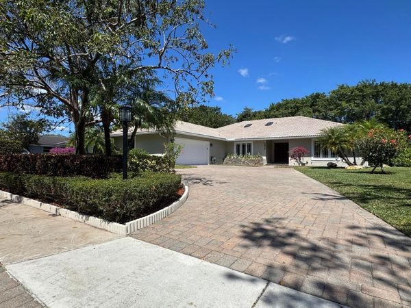 2825 NW Banyan Boulevard Cir Circle NW, Boca Raton, FL 33431