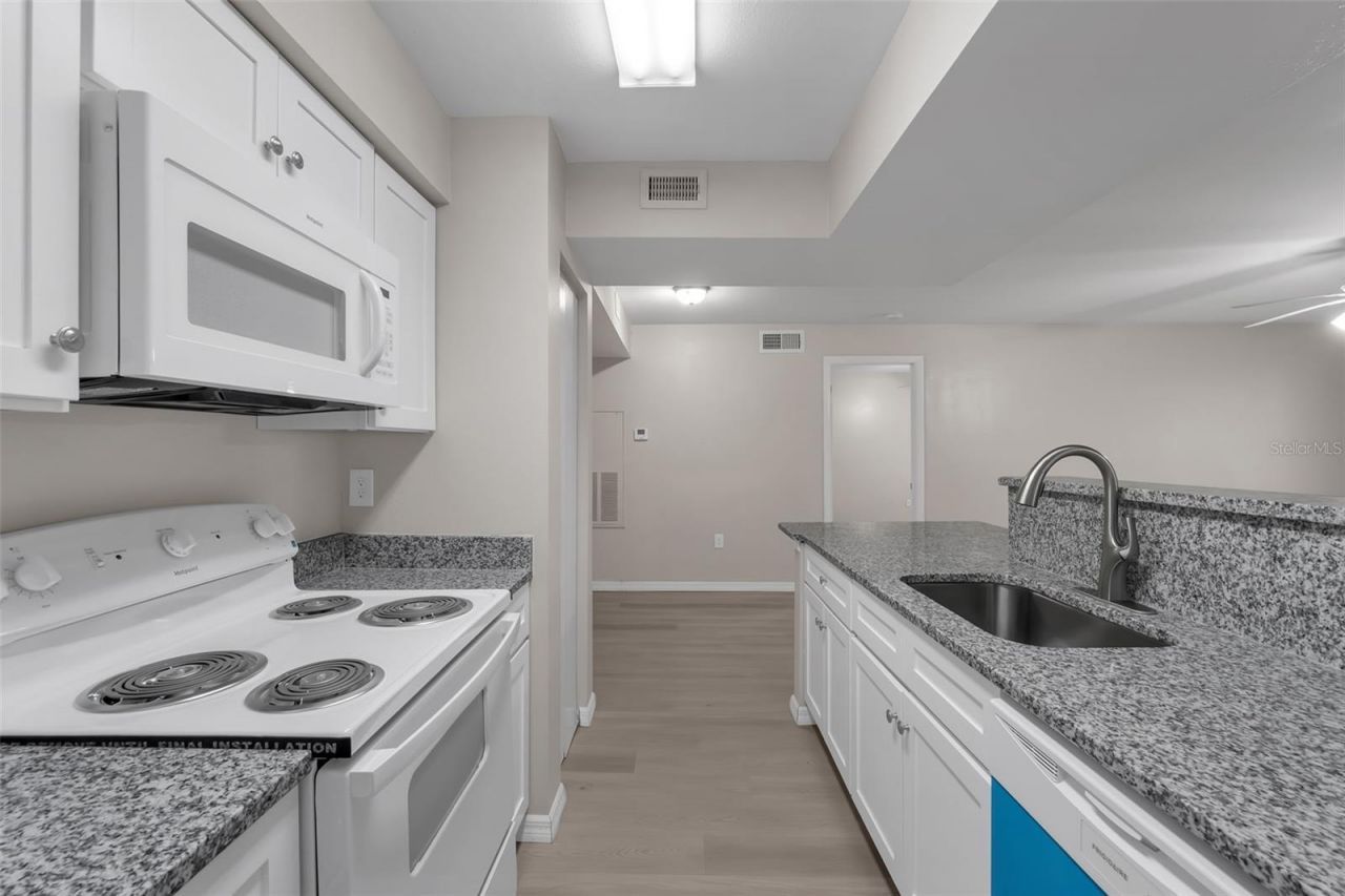 3016 Parkway Boulevard , Unit 206, Kissimmee, FL 34747 Photo