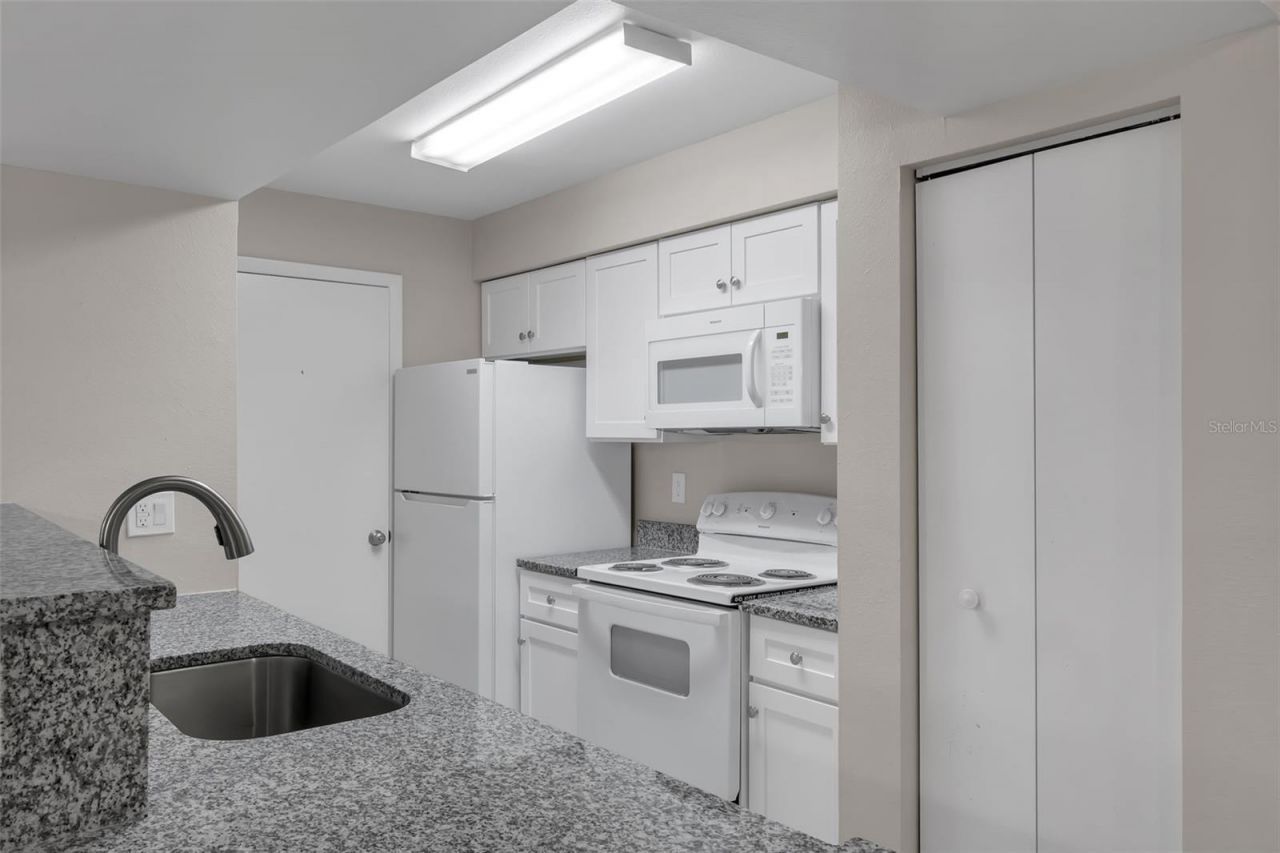 3016 Parkway Boulevard , Unit 206, Kissimmee, FL 34747 Photo