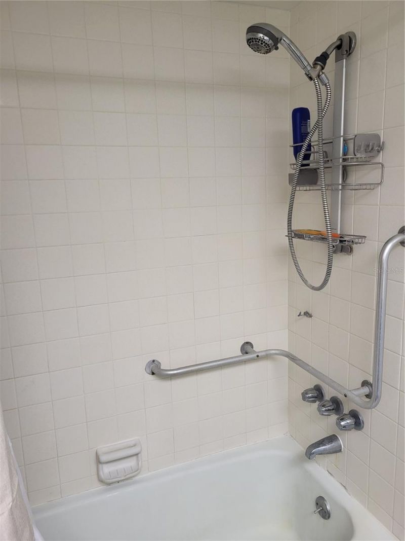 4895 Bay Street Ne, Unit 212, Saint Petersburg, FL 33703 Photo