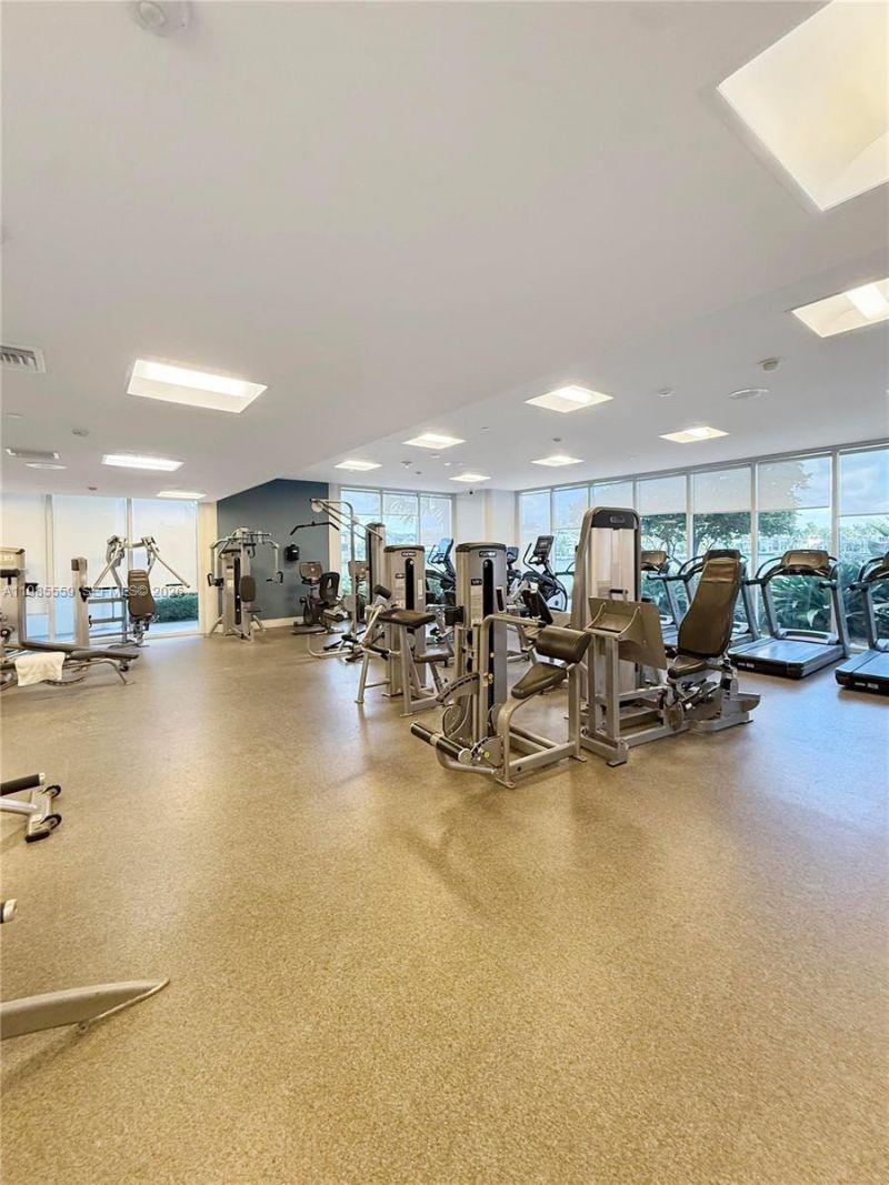 20281 E Country Club Dr , Unit 2409, Aventura, FL 33180 Photo