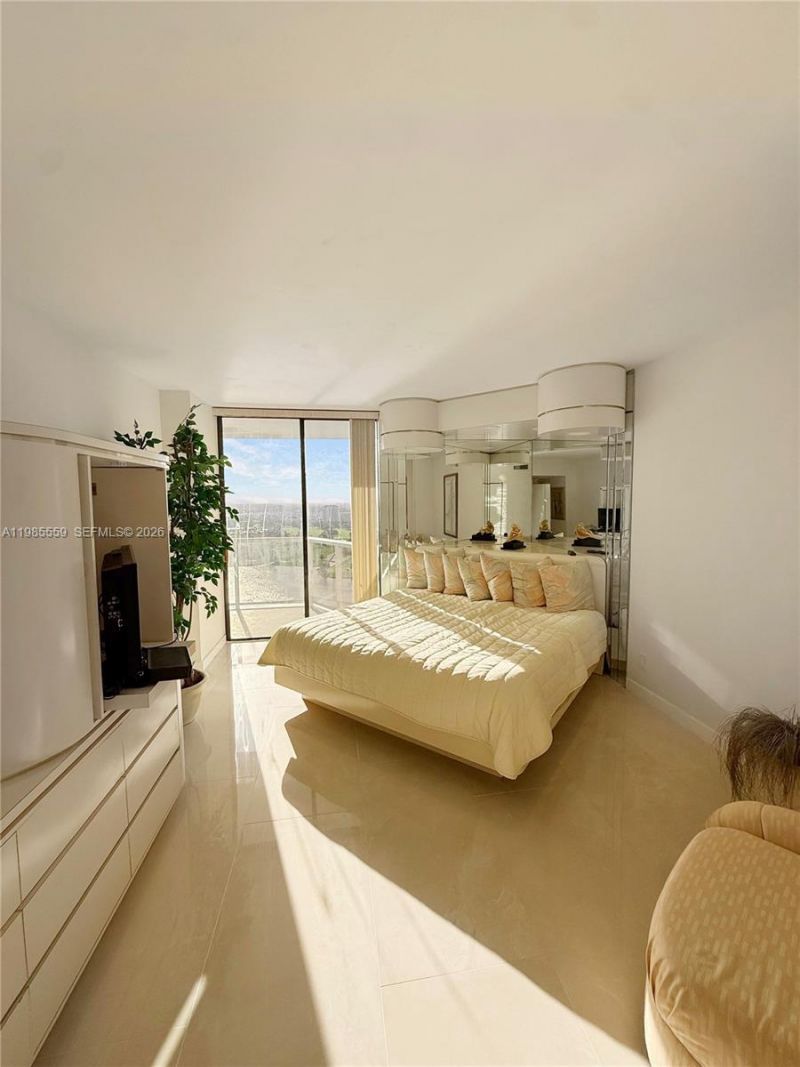 20281 E Country Club Dr , Unit 2409, Aventura, FL 33180 Photo