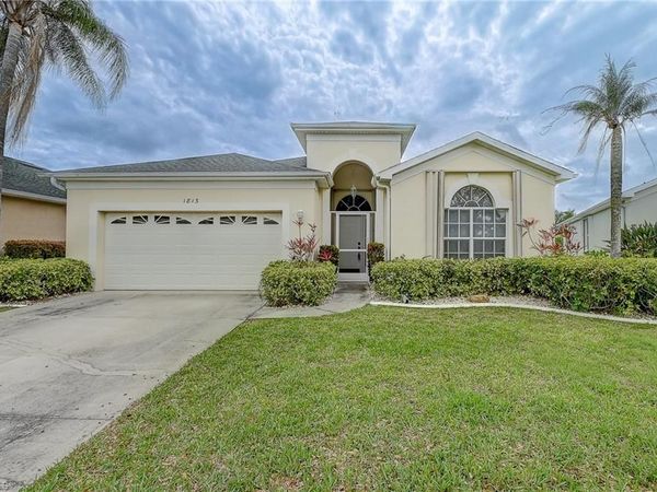 1813 Emerald Cove DR, CAPE CORAL, FL 33991