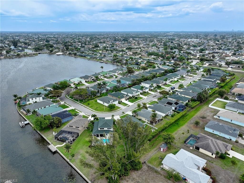 1813 Emerald Cove Dr, Cape Coral, FL 33991 Photo