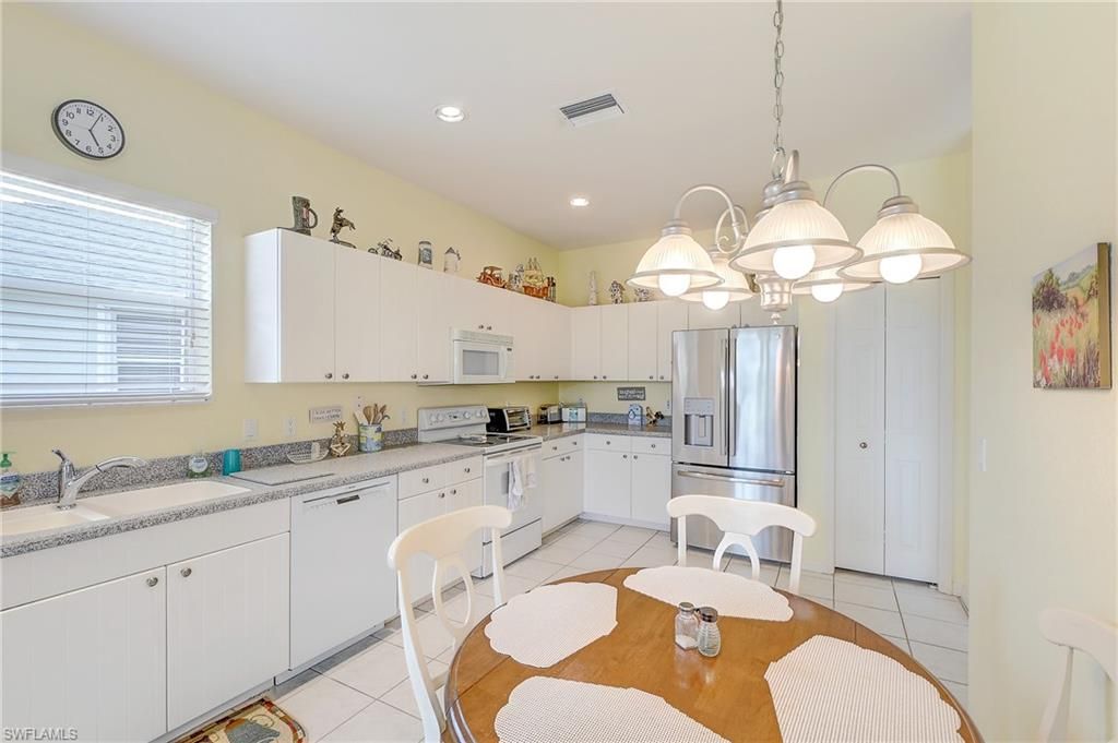 1813 Emerald Cove Dr, Cape Coral, FL 33991 Photo