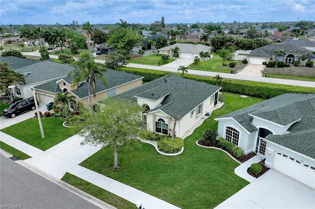 1813 Emerald Cove Dr, Cape Coral, FL 33991 Photo