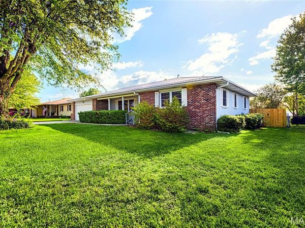 1923 Donna Circle , Lebanon, MO 65536