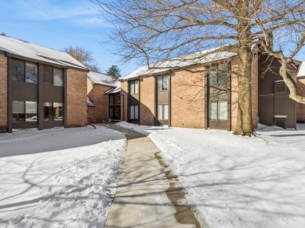 740 Saint Andrews Lane, Unit 35, Crystal Lake, IL 60014
