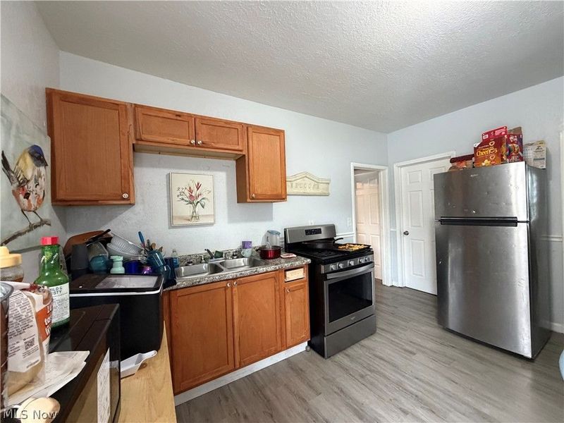 6723 Clement Avenue, Cleveland, OH 44105 Photo 22