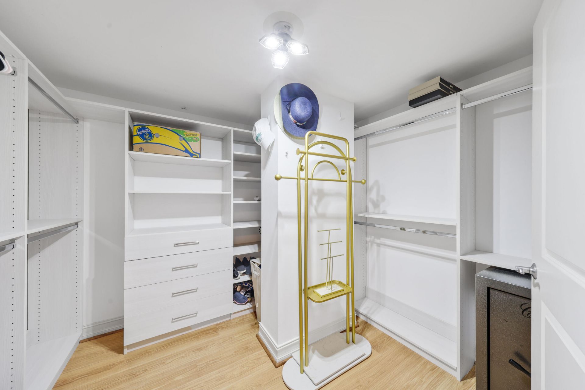 99 SE Mizner Boulevard, Boca Raton, FL 33432 Photo