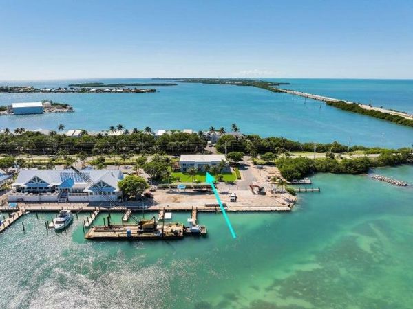 300 Duck Key Drive, Unit 9, Duck, FL 33050