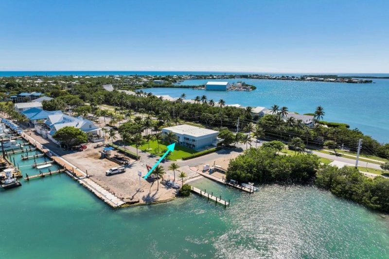 300 Duck Key Drive, Unit 9, Duck, FL 33050 Photo