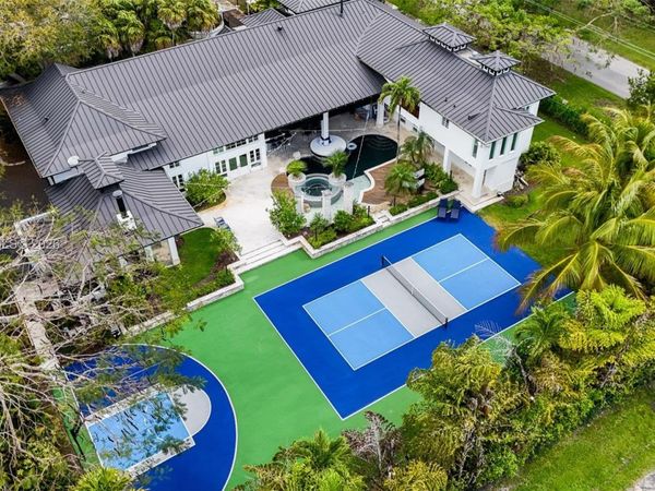 6700 SW 132nd St , Pinecrest, FL 33156