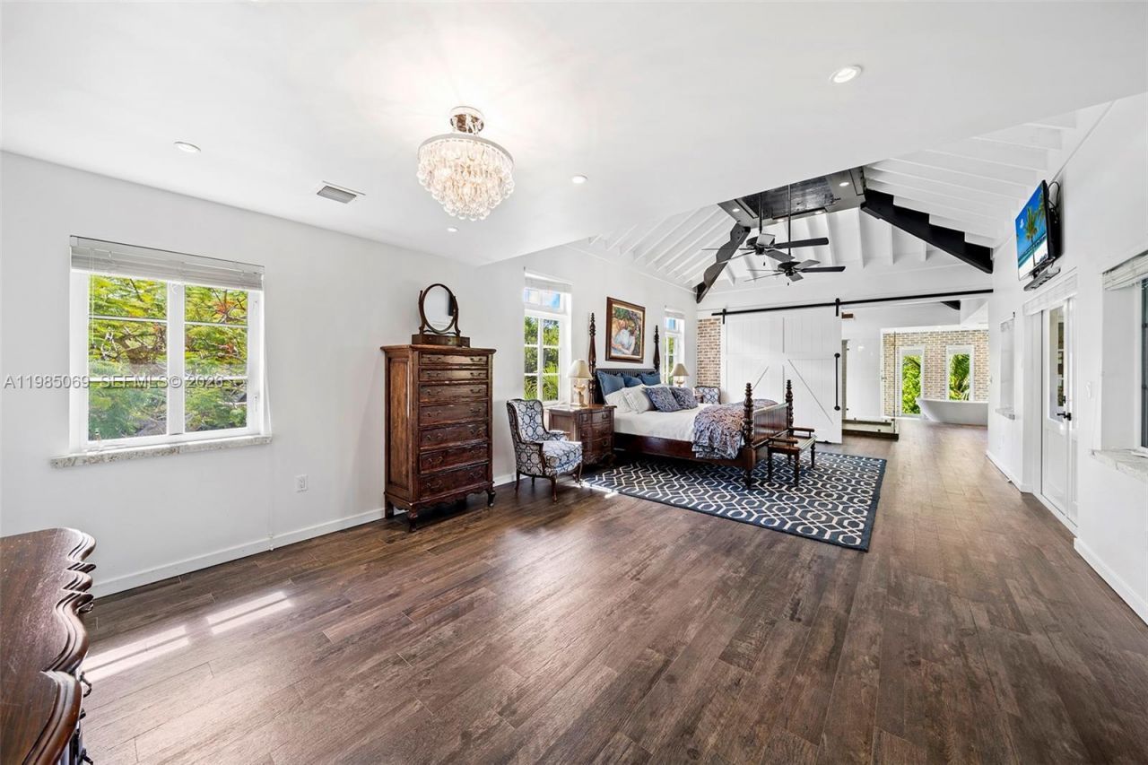 6700 SW 132nd St , Pinecrest, FL 33156 Photo