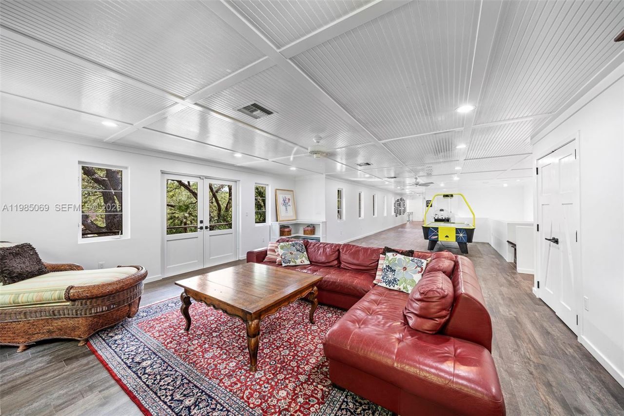 6700 SW 132nd St , Pinecrest, FL 33156 Photo