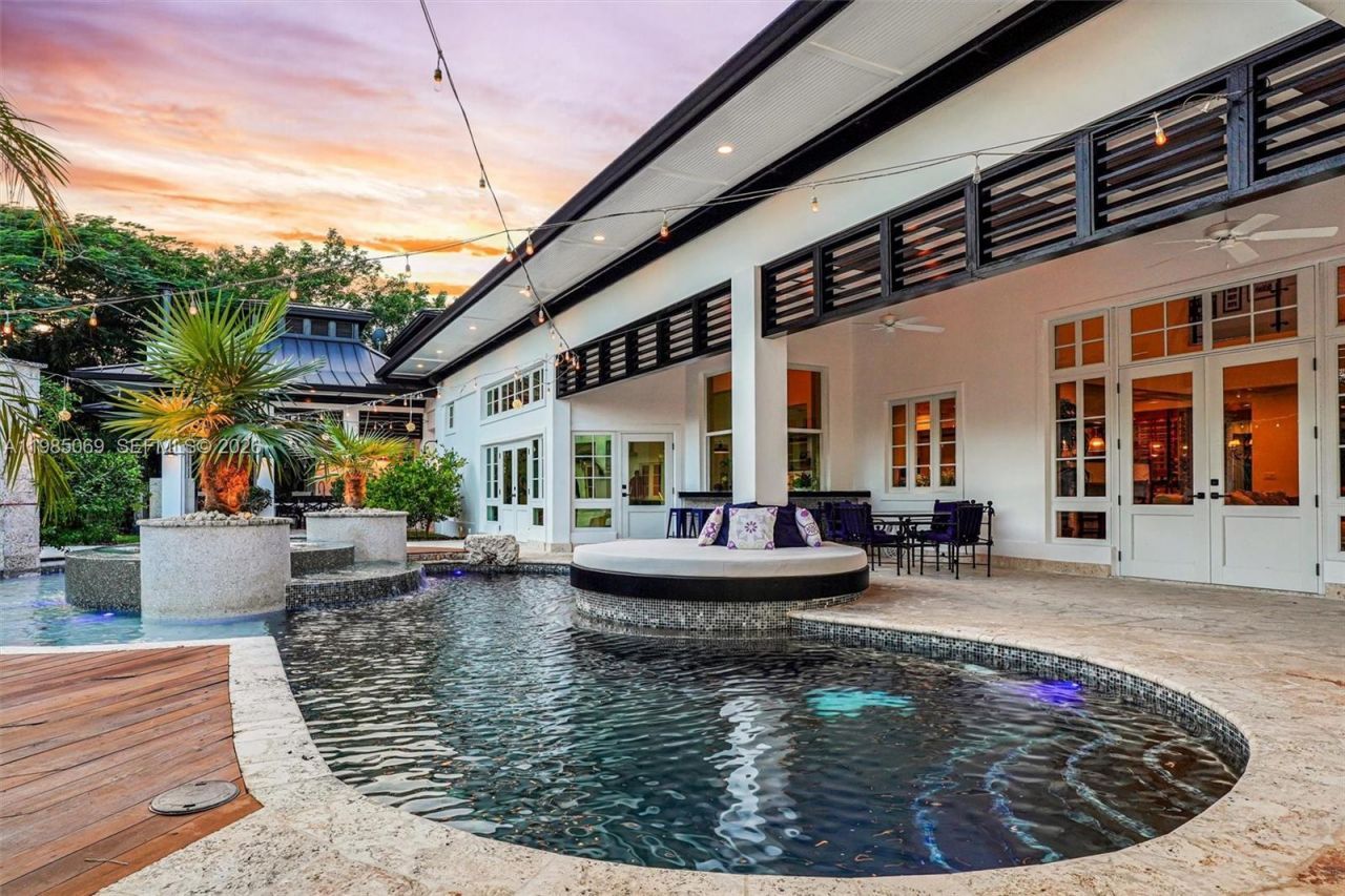 6700 SW 132nd St , Pinecrest, FL 33156 Photo