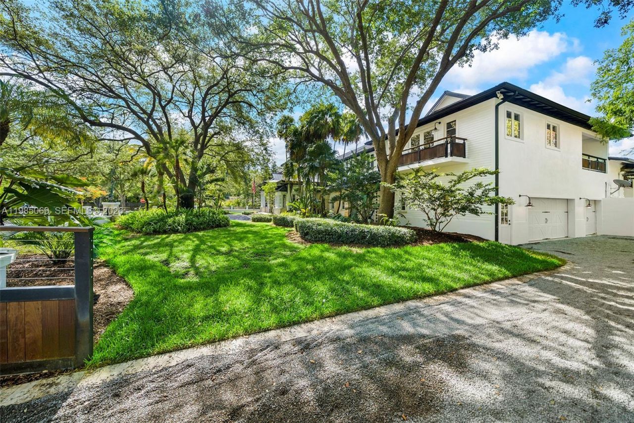 6700 SW 132nd St, Pinecrest, FL 33156 Photo