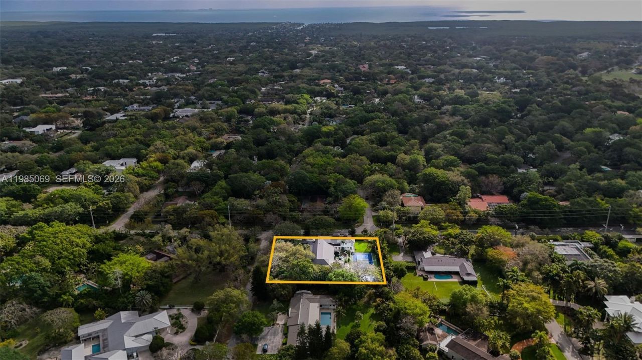 6700 SW 132nd St , Pinecrest, FL 33156 Photo