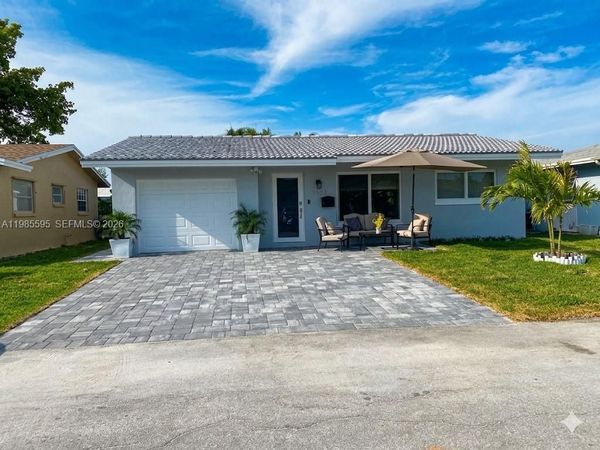 7303 NW 57th Dr, Tamarac, FL 33321