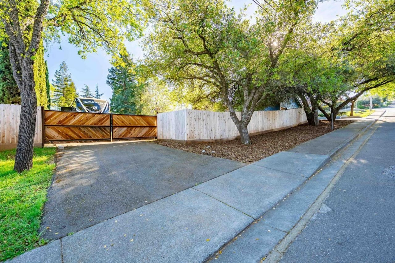 280 Hidden Creek Dr, Auburn, CA 95603 Photo