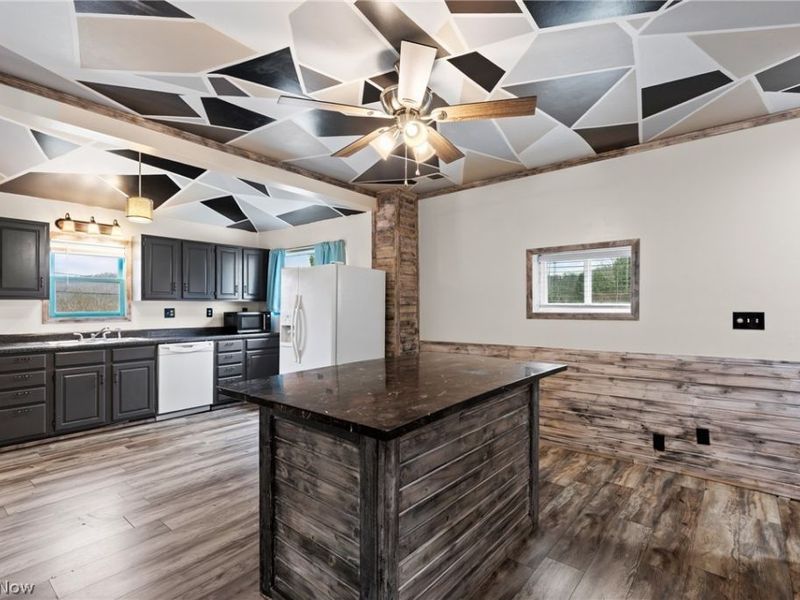 55249 Locust Drive, Bridgeport, OH 43912 Photo 10