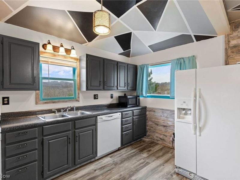 55249 Locust Drive, Bridgeport, OH 43912 Photo 12