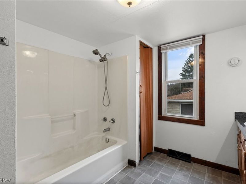 55249 Locust Drive, Bridgeport, OH 43912 Photo 23