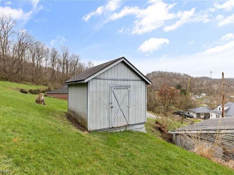 55249 Locust Drive, Bridgeport, OH 43912 Photo 31