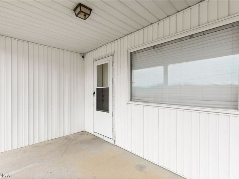 55249 Locust Drive, Bridgeport, OH 43912 Photo 5