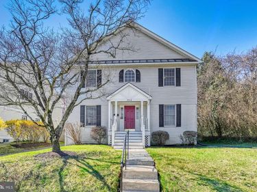 2016 N GREENBRIER STREET, ARLINGTON, VA 22205