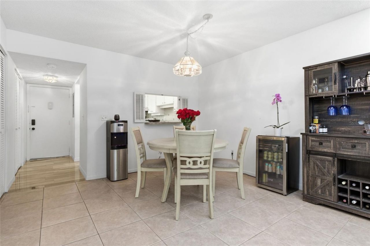 1628 Clower Creek Drive , Unit 225, Sarasota, FL 34231 Photo