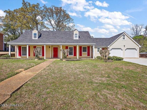1618 Pear Orchard Place, Jackson, MS 39211