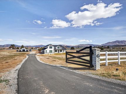 1409 Hunters Point Drive, Gardnerville, NV 89410 Photo