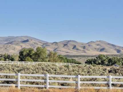 1409 Hunters Point Drive, Gardnerville, NV 89410 Photo