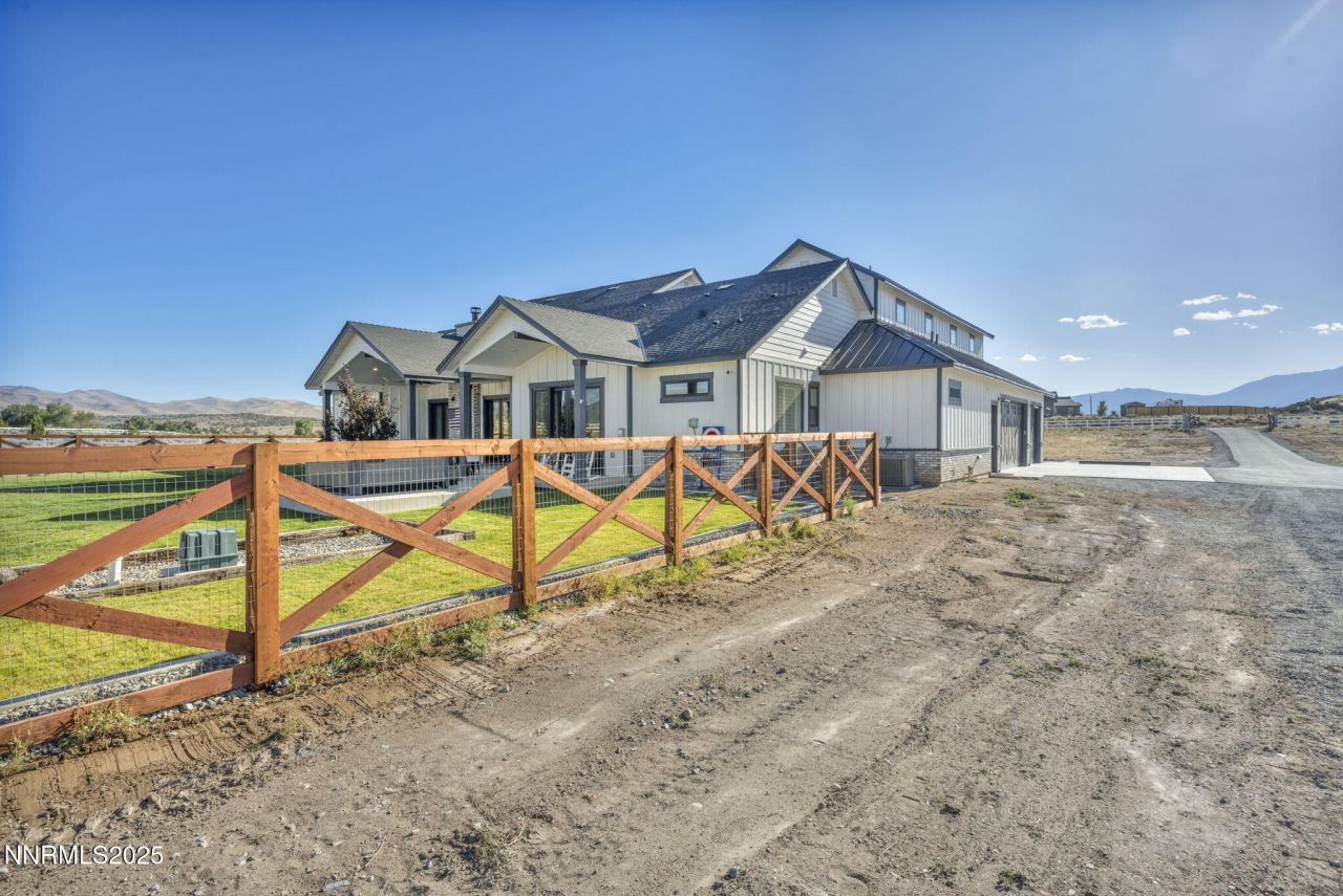 1409 Hunters Point Drive, Gardnerville, NV 89410 Photo