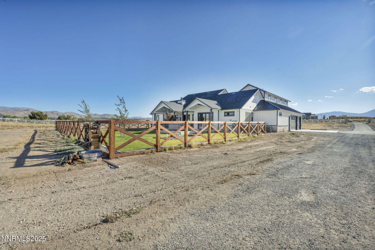 1409 Hunters Point Drive, Gardnerville, NV 89410 Photo