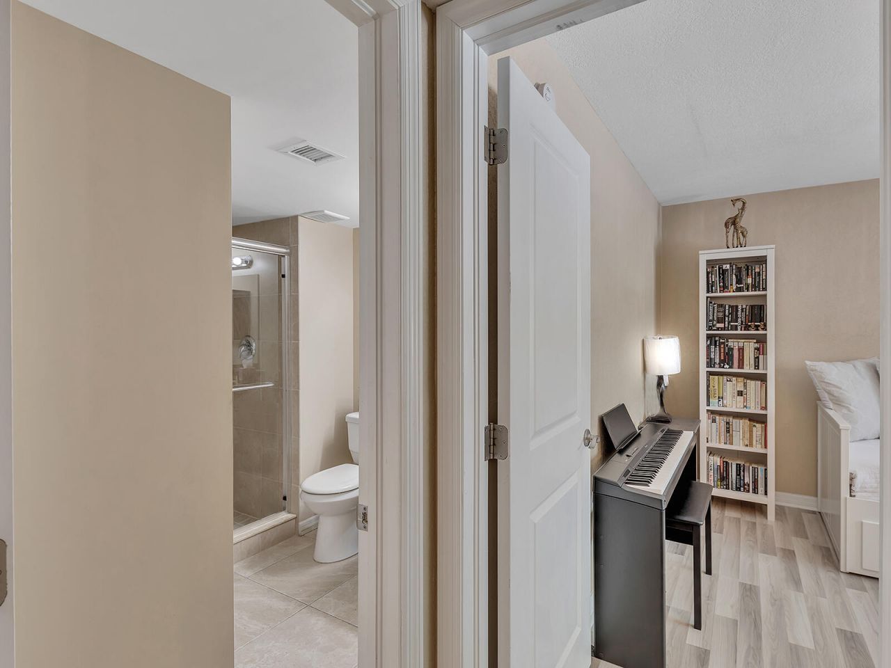 359 Lakeview Drive, Unit 201, Weston, FL 33326 Photo