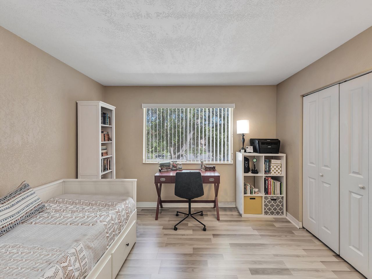 359 Lakeview Drive, Unit 201, Weston, FL 33326 Photo