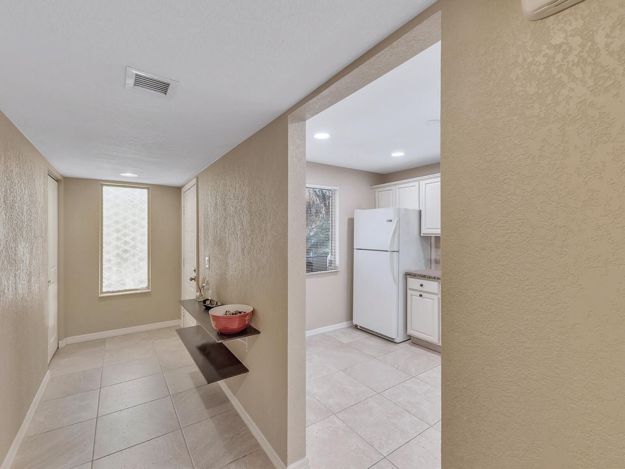 359 Lakeview Drive, Unit 201, Weston, FL 33326 Photo