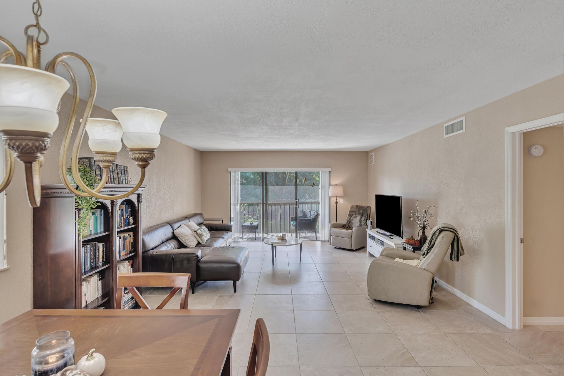 359 Lakeview Drive, Unit 201, Weston, FL 33326 Photo