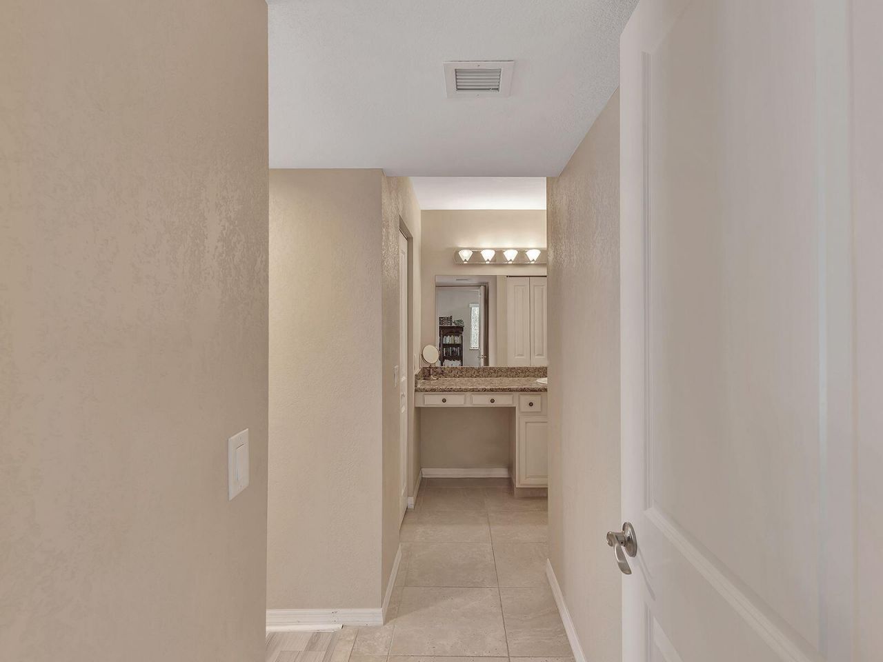 359 Lakeview Drive, Unit 201, Weston, FL 33326 Photo