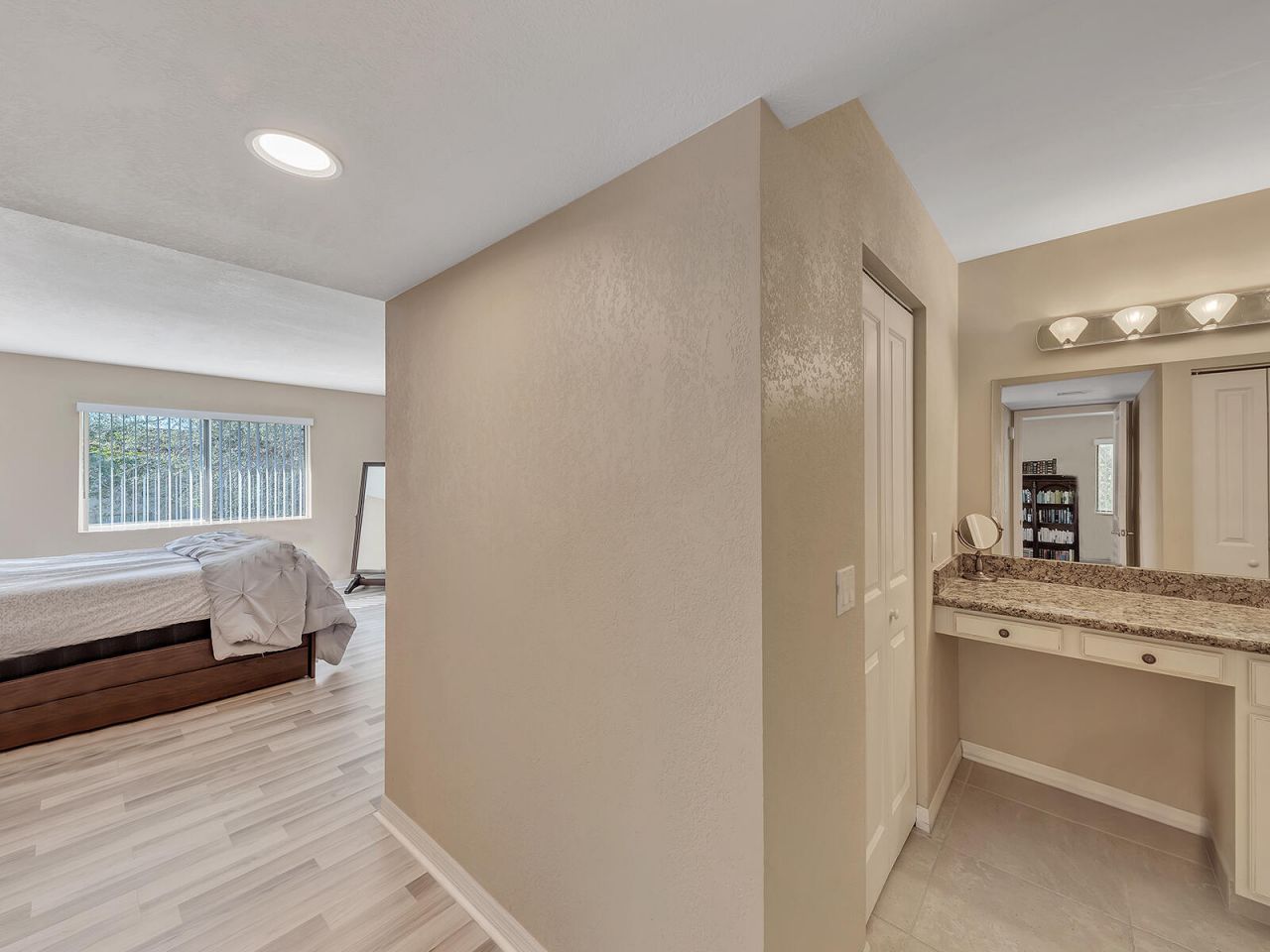 359 Lakeview Drive, Unit 201, Weston, FL 33326 Photo