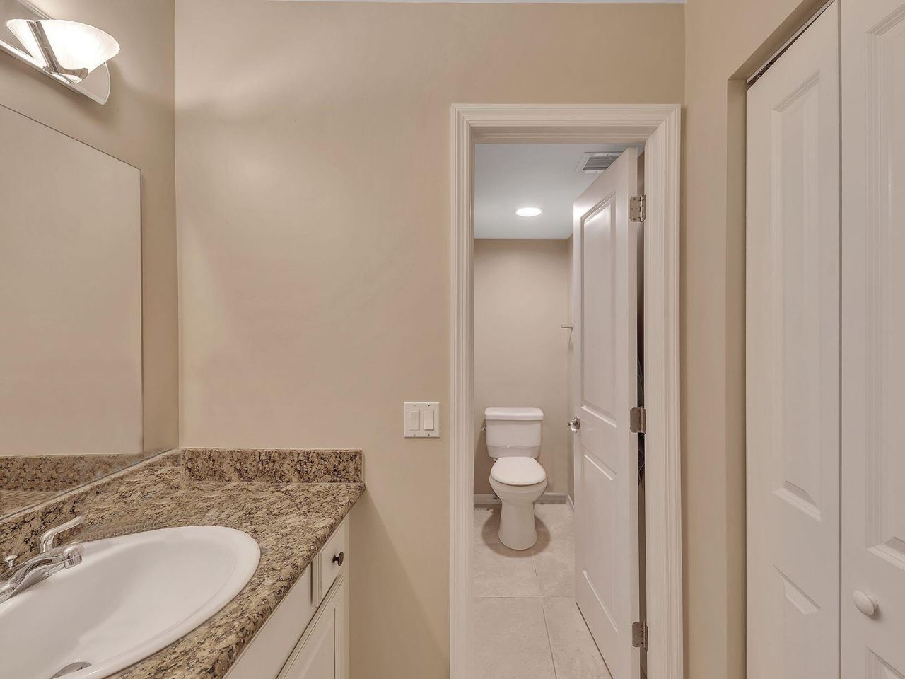 359 Lakeview Drive, Unit 201, Weston, FL 33326 Photo