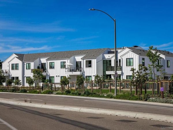 1107 Catania Court, Unit 208, Encinitas, CA 92024