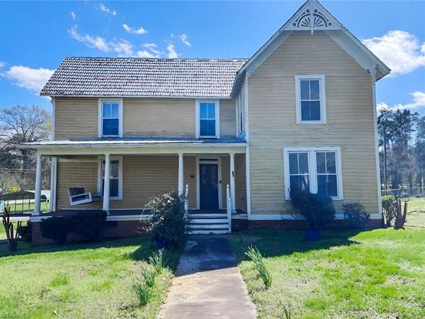 202 E Central Avenue , Catawba, NC 28609