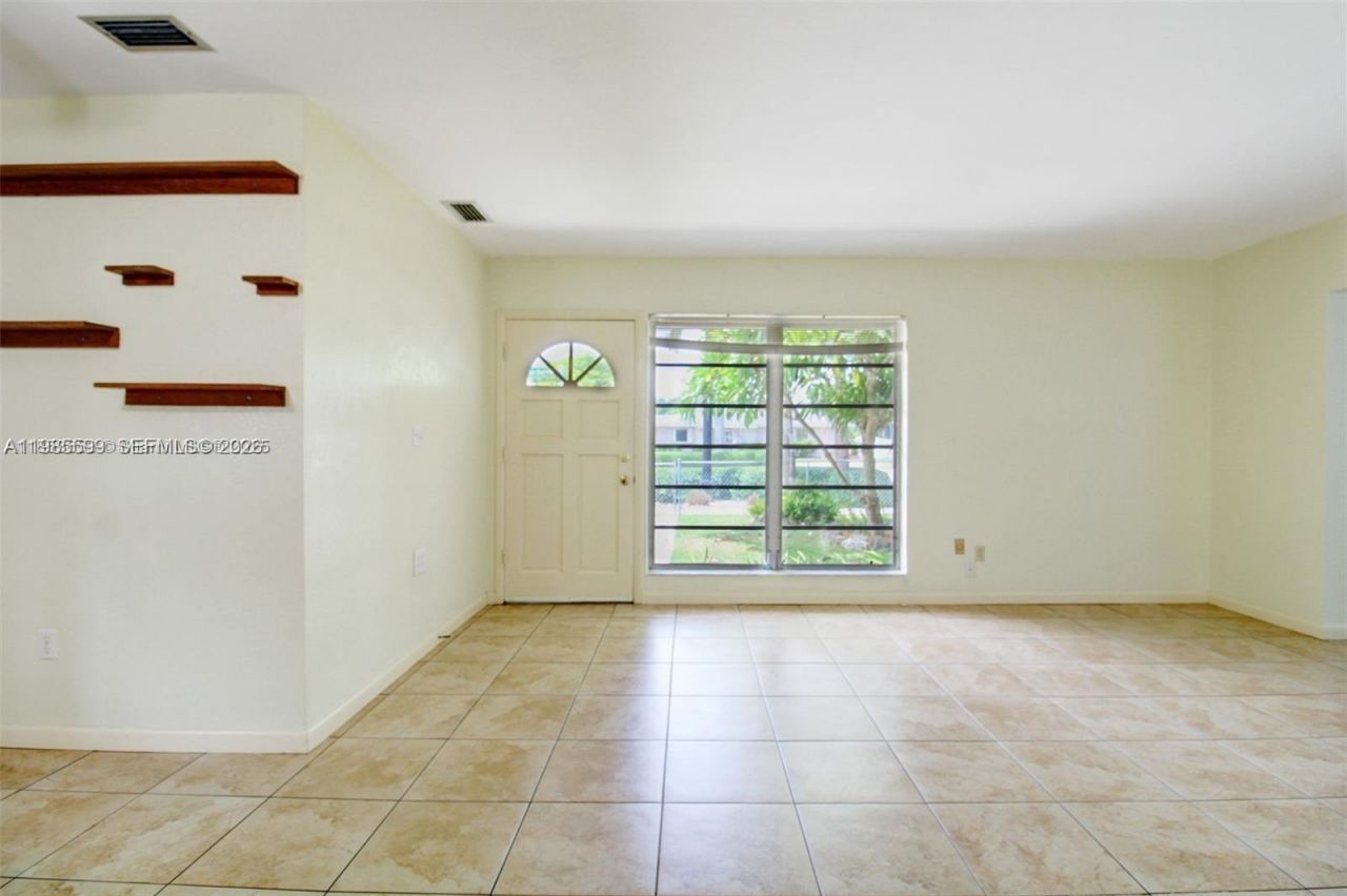 10250 Caribbean Blvd, Cutler Bay, FL 33189 Photo