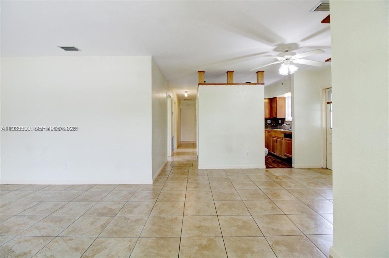 10250 Caribbean Blvd, Cutler Bay, FL 33189 Photo