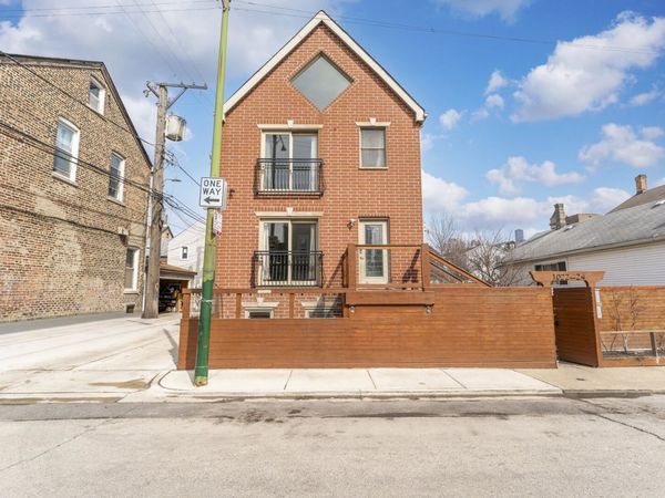 1024 W 18th Place, Chicago, IL 60608