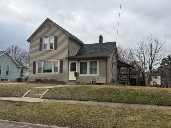 934 E Garden Street, Freeport, IL 61032