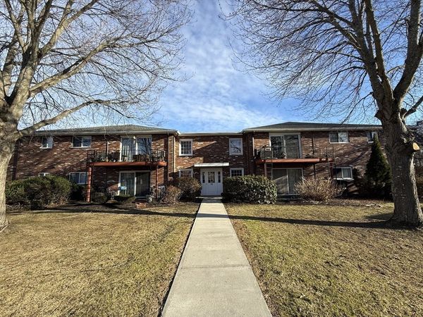 99 Fountain Ln, Unit 4, Weymouth, MA 02190